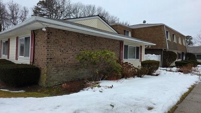 283 Storm Dr, Unit 283 in Holtsville, NY - Building Photo - Building Photo