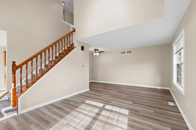 3490 Willowview Ct in Aurora, IL - Building Photo - Building Photo