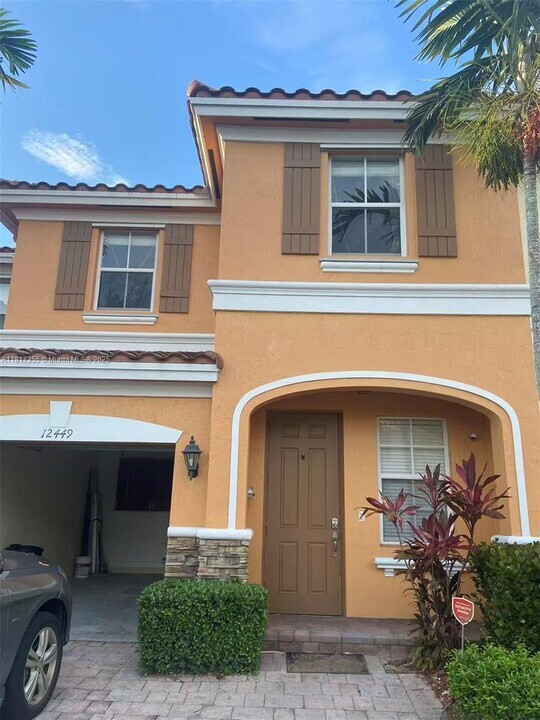 12449 Emerald Creek Manor in Davie, FL - Building Photo