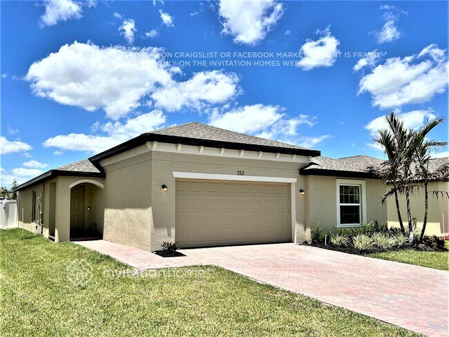 753 Carlyle Wy in Fort Pierce, FL - Building Photo - Building Photo