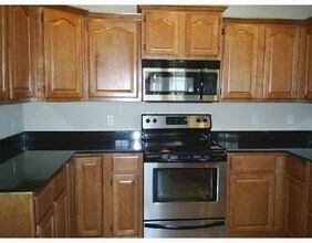 1310 W Gum St in Rogers, AR - Building Photo - Building Photo