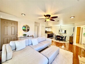9070 Spring Mountain Rd in Las Vegas, NV - Building Photo - Building Photo