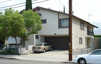 614 S Lake St in Burbank, CA - Foto de edificio - Building Photo