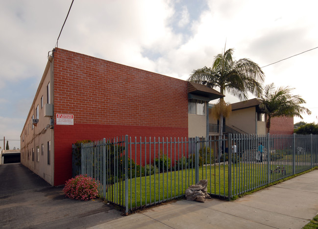 1415 W 224th St in Los Angeles, CA - Foto de edificio - Building Photo