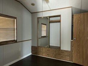 16731 US-301 in Dade City, FL - Building Photo - Building Photo