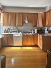 1681 Beacon St, Unit 3 in Brookline, MA - Building Photo - Building Photo