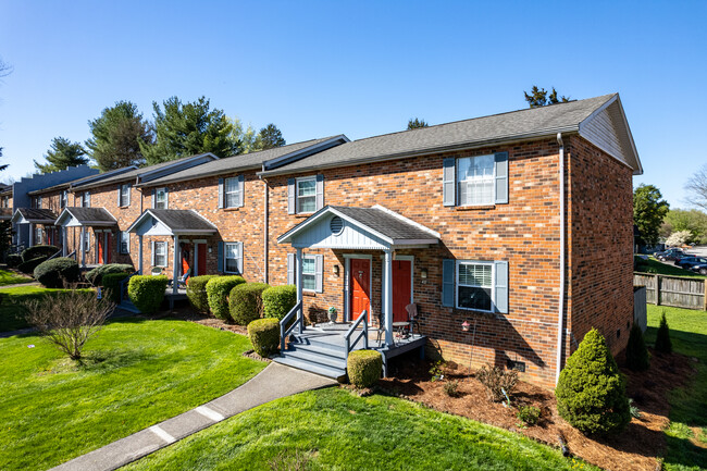 Bear Creek Apartments in Knoxville, TN - Building Photo - Building Photo