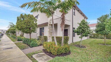 867 NE 211th St in Miami, FL - Building Photo - Building Photo
