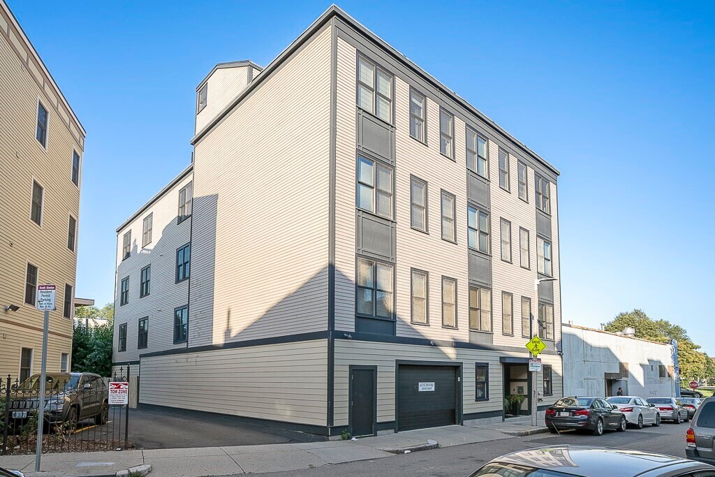 45 Vinton St in Boston, MA - Building Photo