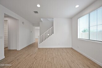 7027 S 13th Way in Phoenix, AZ - Building Photo - Building Photo