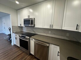 770 NE 128th St in North Miami, FL - Building Photo