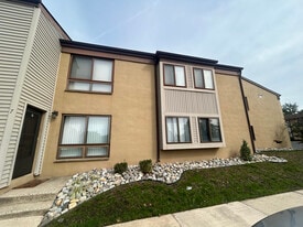 7 Ashley Ct in Evesham, NJ - Building Photo