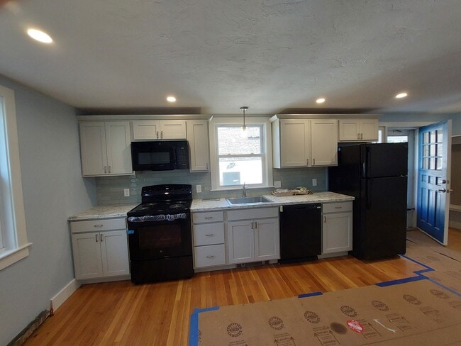 1 Dunklee St, Unit 1 Dunklee St