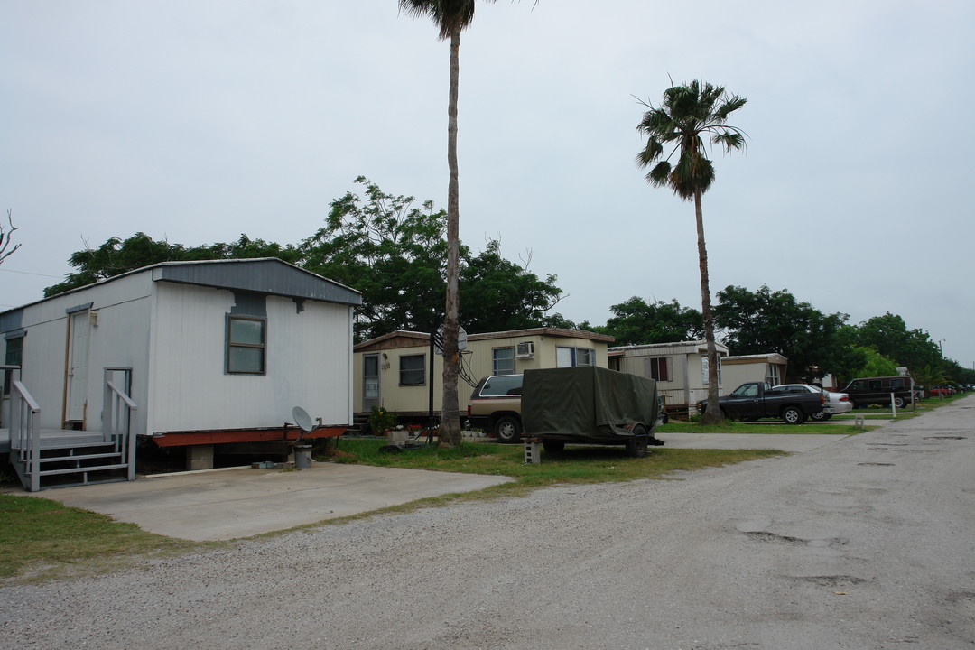 Shady Grove in Corpus Christi, TX - Building Photo