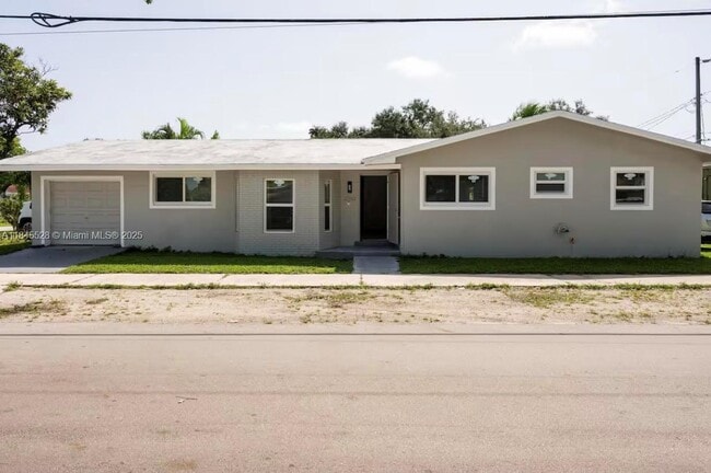 2260 Charleston St in Hollywood, FL - Building Photo - Building Photo
