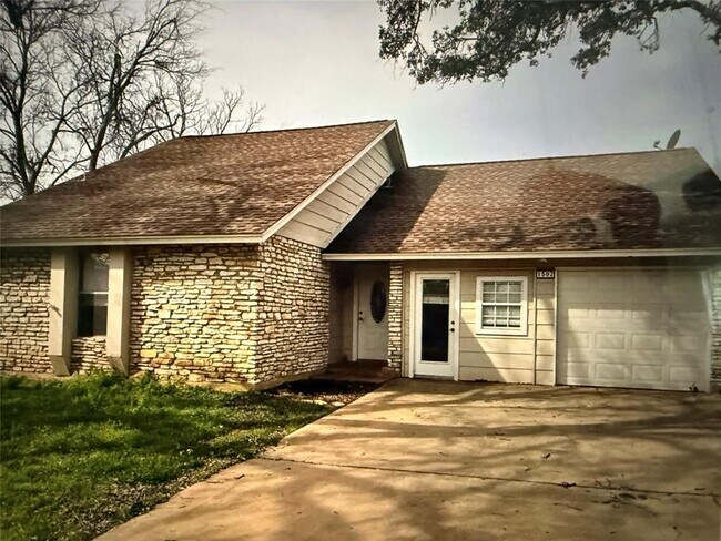 1502 Roundup Trail in Round Rock, TX - Building Photo - Building Photo