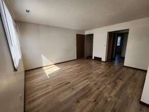 922 Boston Way in Coralville, IA - Building Photo - Building Photo