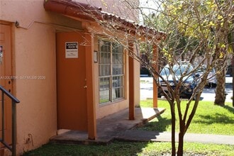 7208 Fairway Dr in Miami Lakes, FL - Building Photo - Building Photo
