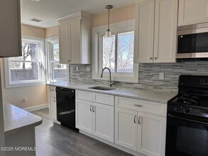 415 Terrace Ave in Toms River, NJ - Building Photo - Building Photo