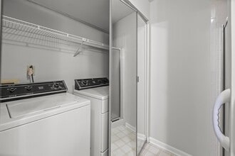 8910 St Pierre Ln in Charlotte, NC - Foto de edificio - Building Photo