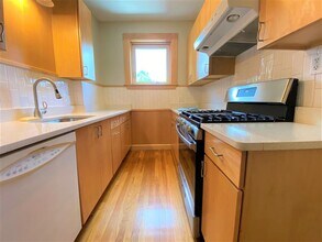 520 High St, Unit #33B in Medford, MA - Building Photo - Building Photo