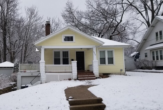 property at 2635 Middle Rd