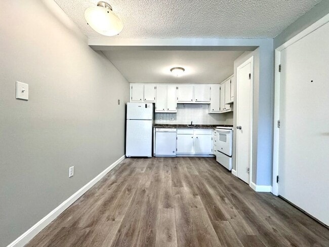 1 Old Colony Ln, Unit 2 in Arlington, MA - Building Photo - Building Photo