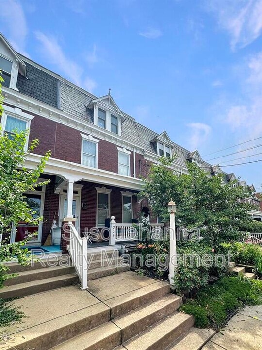 339 Nevin St in Lancaster, PA - Building Photo