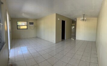 1232 NE 136th Terrace in North Miami, FL - Building Photo - Building Photo