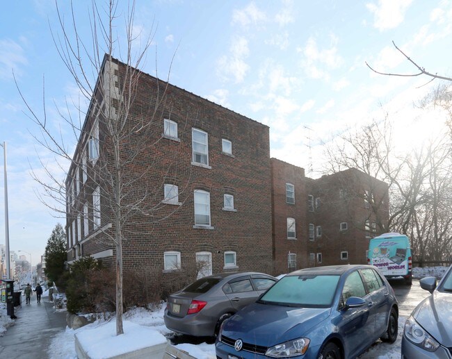 2141 Bloor St W in Toronto, ON - Building Photo - Building Photo