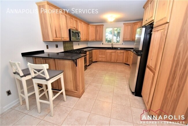 90 Avondale Cir in Severna Park, MD - Building Photo - Building Photo