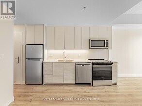 60-1060 Frederick St in Kitchener, ON - Building Photo - Building Photo