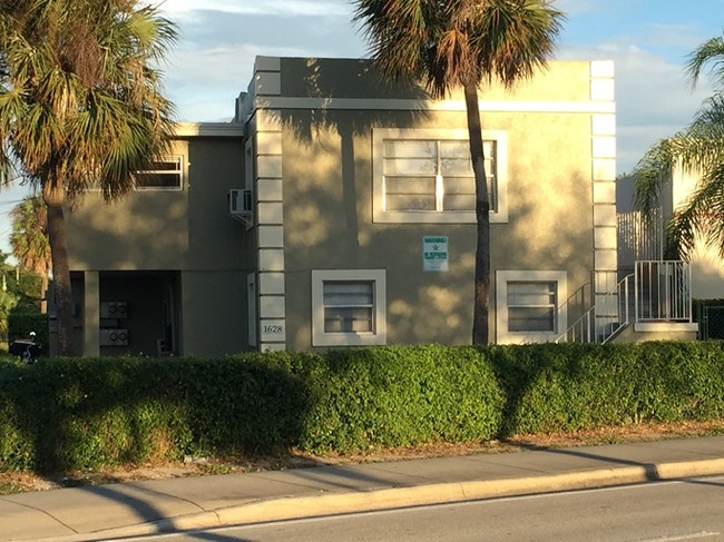 1628 S Dixie Hwy in Lake Worth, FL - Building Photo - Building Photo