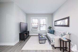 705 W Brompton Ave, Unit # 022 in Chicago, IL - Foto de edificio - Building Photo
