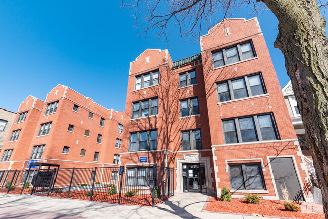 3929 N Janssen Ave, Unit 3933-unit 3943-S2 in Chicago, IL - Building Photo - Building Photo