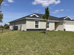 25594 Prada Dr in Punta Gorda, FL - Building Photo - Building Photo