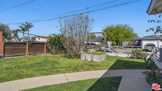 1406 17th St in Manhattan Beach, CA - Building Photo - Building Photo