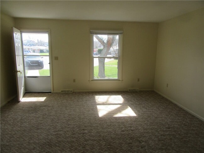 4034 Chilton Ct in Erie, PA - Building Photo - Building Photo