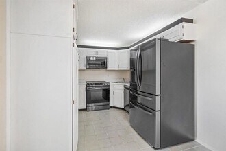 13770 Oneida Dr in Delray Beach, FL - Building Photo - Building Photo