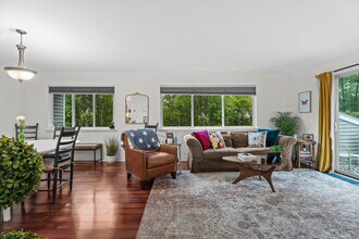 28 Hilltop Dr in Simsbury, CT - Building Photo - Building Photo