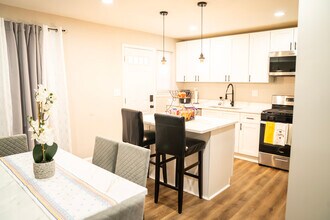 8623 Willow Oak Rd in Parkville, MD - Building Photo - Building Photo