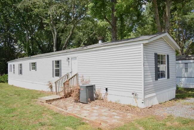 109 Embert Ln in Shelby, NC - Building Photo - Building Photo