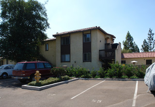 5547-5553 Shasta Ln in La Mesa, CA - Foto de edificio - Building Photo