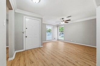 1110 NE 17th St in Grand Prairie, TX - Foto de edificio - Building Photo