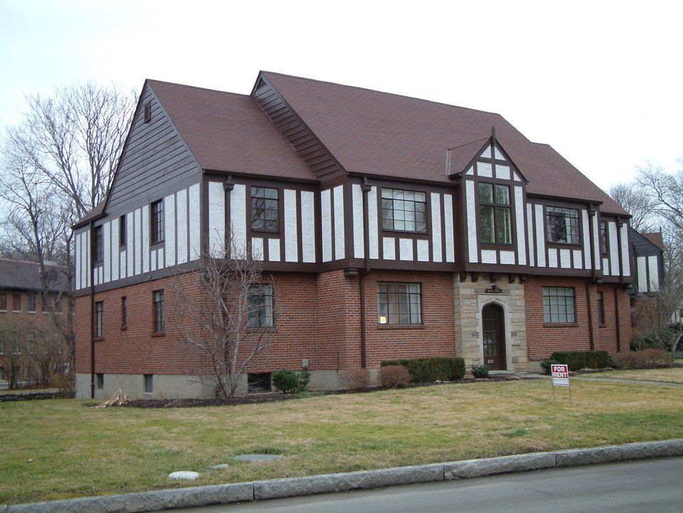 3722 W Center St in Cincinnati, OH - Building Photo