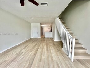 1816 Salerno Cir in Weston, FL - Foto de edificio - Building Photo