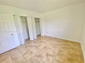 2500 SW 81st Ave, Unit 402 in Davie, FL - Building Photo - Building Photo