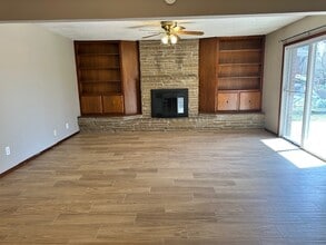 1000 S Howard Ave in Moore, OK - Building Photo - Building Photo