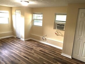 2515 Clipper Ship Way in Sarasota, FL - Building Photo - Building Photo