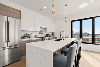 30 Penniman Rd in Boston, MA - Foto de edificio - Building Photo